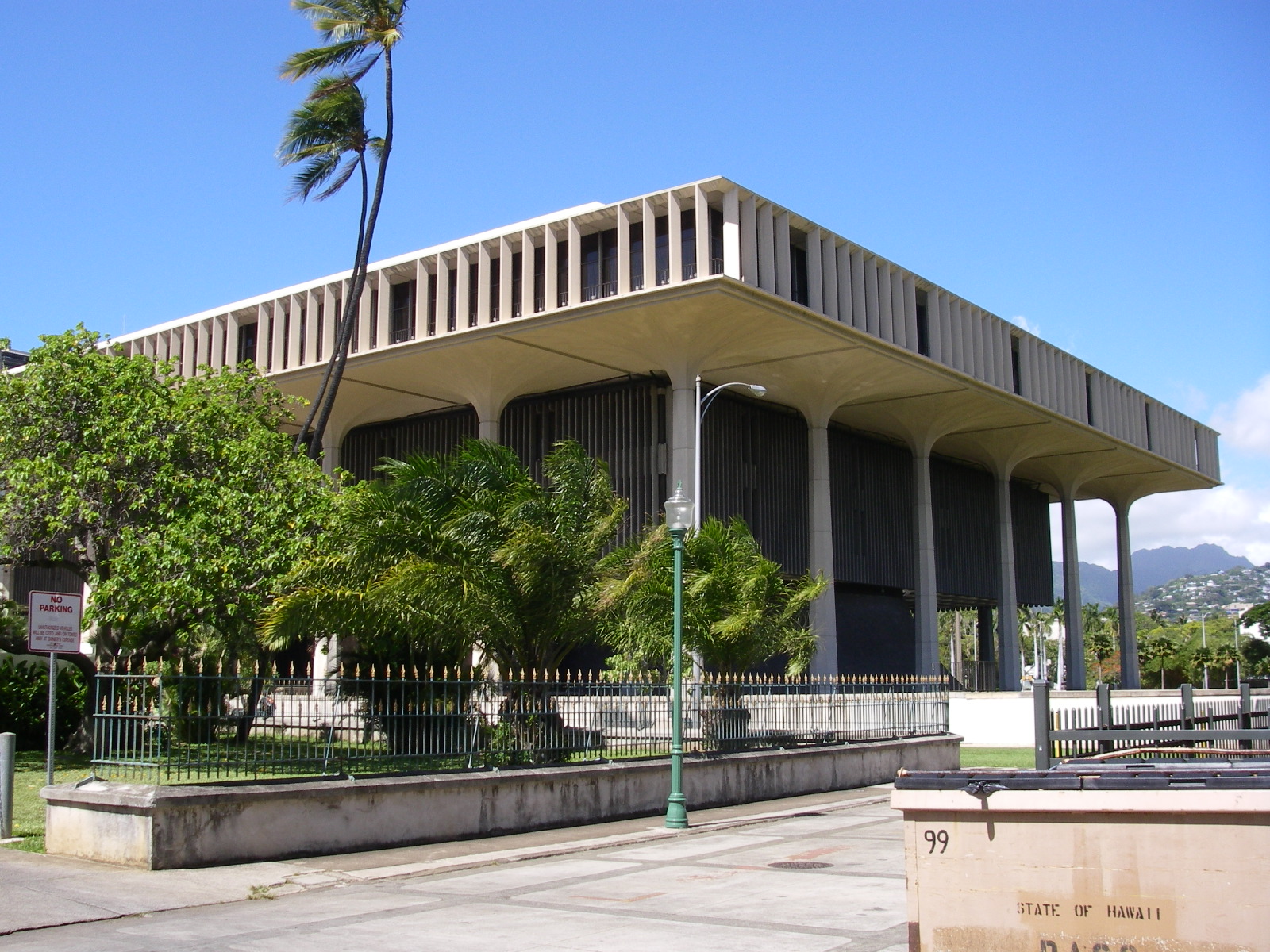 Hawaii landmark or civic architecture for statewide court reporting coverage