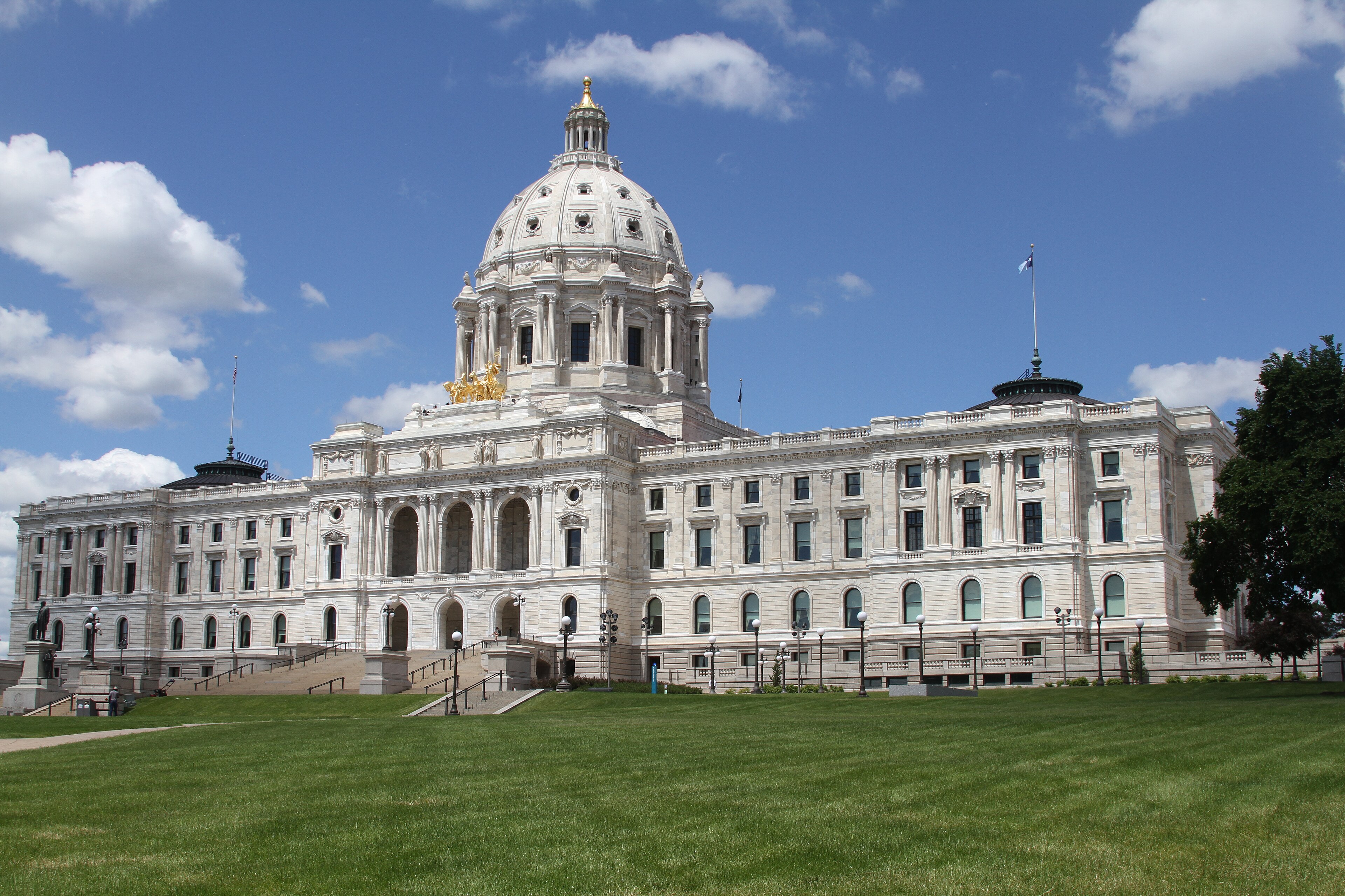 Minnesota landmark or civic architecture for statewide court reporting coverage
