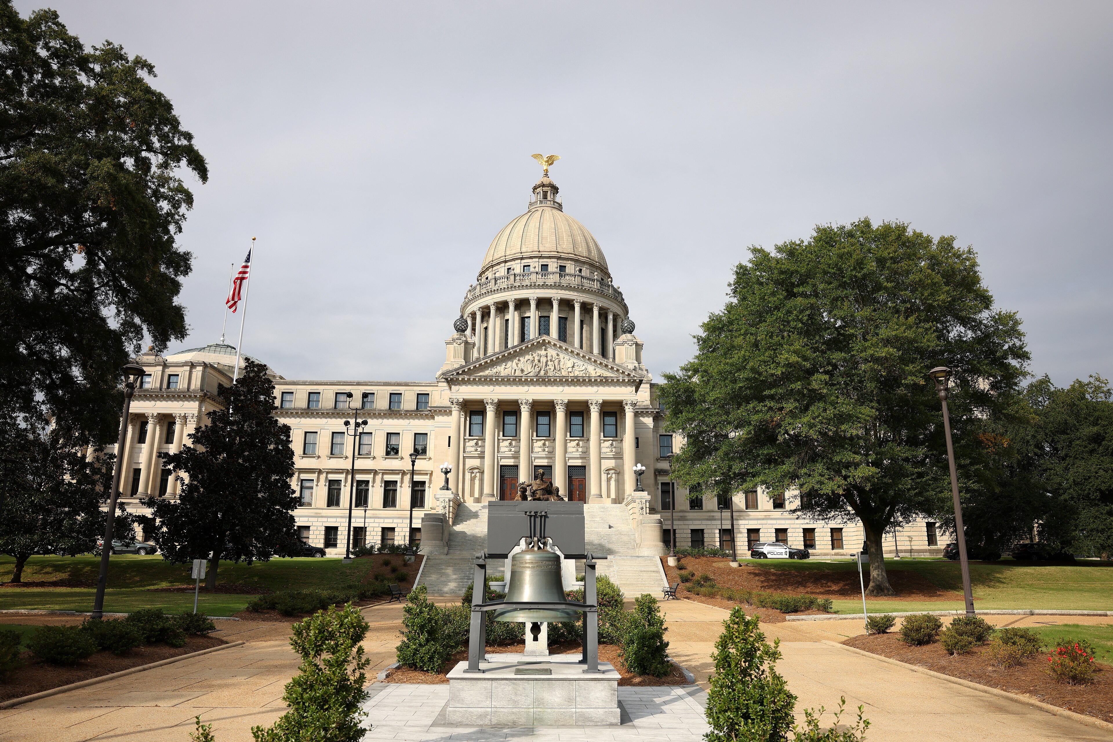 Mississippi landmark or civic architecture for statewide court reporting coverage