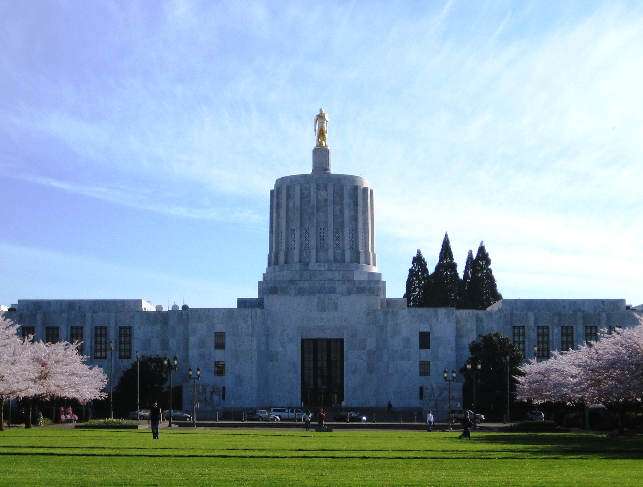Oregon landmark or civic architecture for statewide court reporting coverage